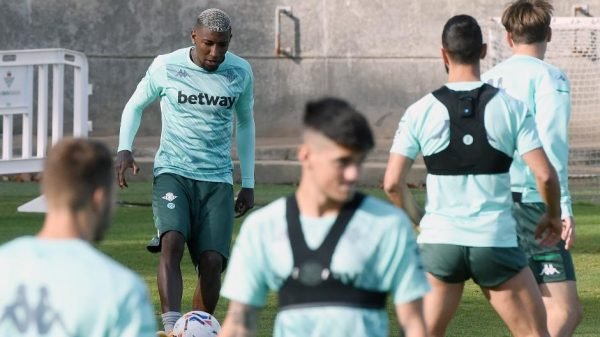 Emerson durante un entrenamiento con el Real Betis (Vía: ABC Sevilla)