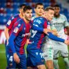 Jugadores del Levante y Betis en un córner