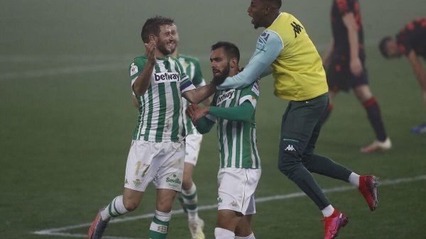 Borja Iglesias celebrando un gol