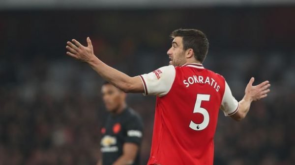 Sokratis durante un partido con el Arsenal (Vía: Football.London)