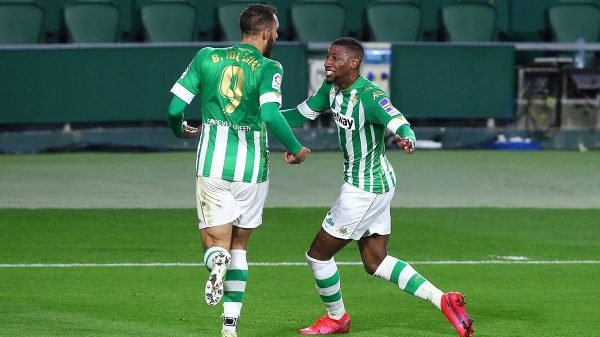 Borja Iglesias y Emerson Royal celebrando el primer tanto contra el FC Barcelona (Vía: FCBN)