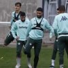 Nabil Fekir en el entrenamiento con su hermano Yassin Fekir.