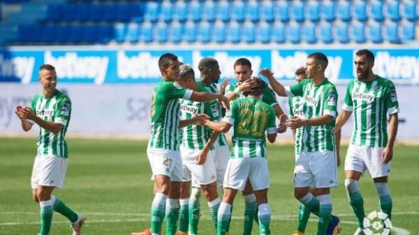 El Real Betis celebrando un gol en la victoria frente al Alavés en su último enfrentamiendo (Vía: ABCSevilla)