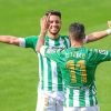 Cristian Tello y Alex Moreno celebrando un gol (Vía: EstadioDeportivo)