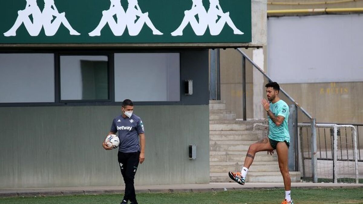 Victor Camarasa trabaja su lesión en un entrenamiento.