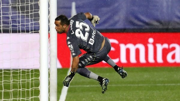 Claudio Bravo entrevista Betis