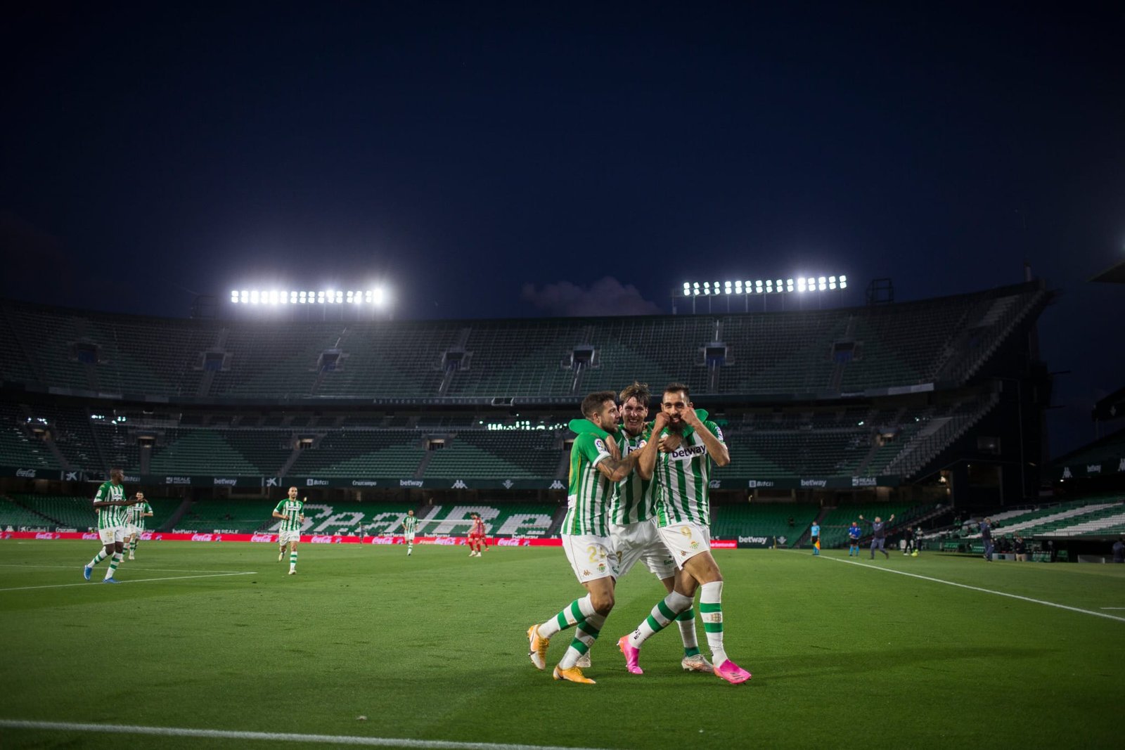 Celebración del primer gol ante el Granada