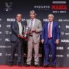 Manuel Pellegrini recoge el premio a mejor entrenador del pasado curso. Fuente: Twitter (@RealBetis)