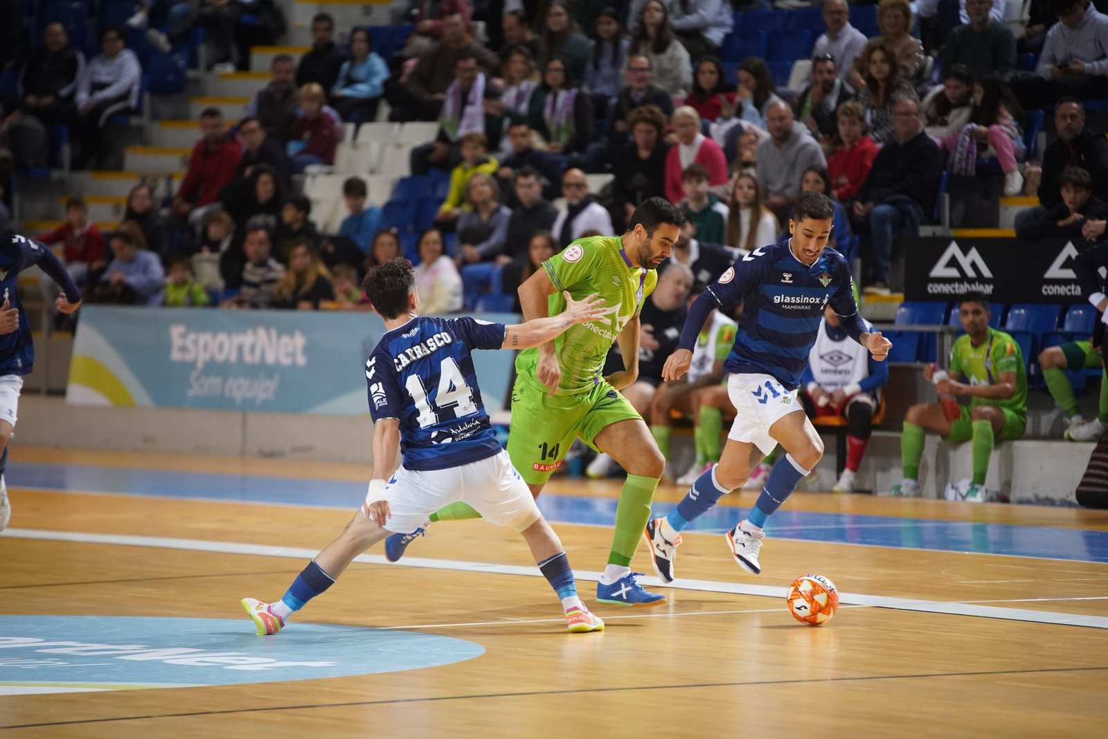 Lance del partido entre Palma y Betis Futsal.