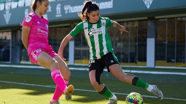 Violeta Quiles en una jugada ante el Madrid CFF | Real Betis Féminas