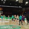 Los jugadores del Real Betis Baloncesto y Real Valladolid se saludan tras la victoria bética en la jornada 12 de Primera FEB.