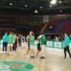 Benite y Bulic se saludan tras la victoria del Betis Baloncesto contra Alega Cantabria en la jornada 20 de Primera FEB.