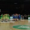 Los jugadores del Betis Baloncesto se reúnen en el centro de la cancha tras la victoria en la jornada 22 de Primera FEB ante Gipuzkoa Basket.