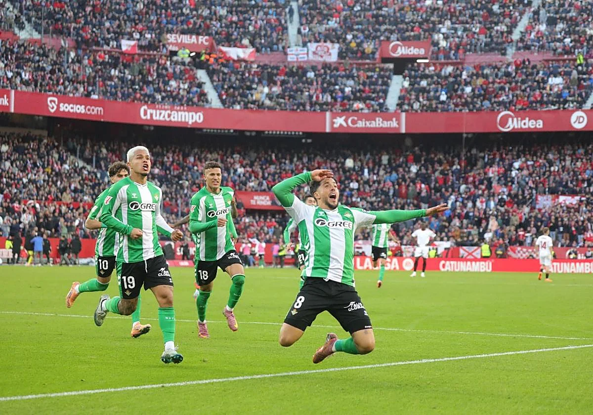 Fornals celebrando su gol contra el Sevilla, vía Raúl Doblado